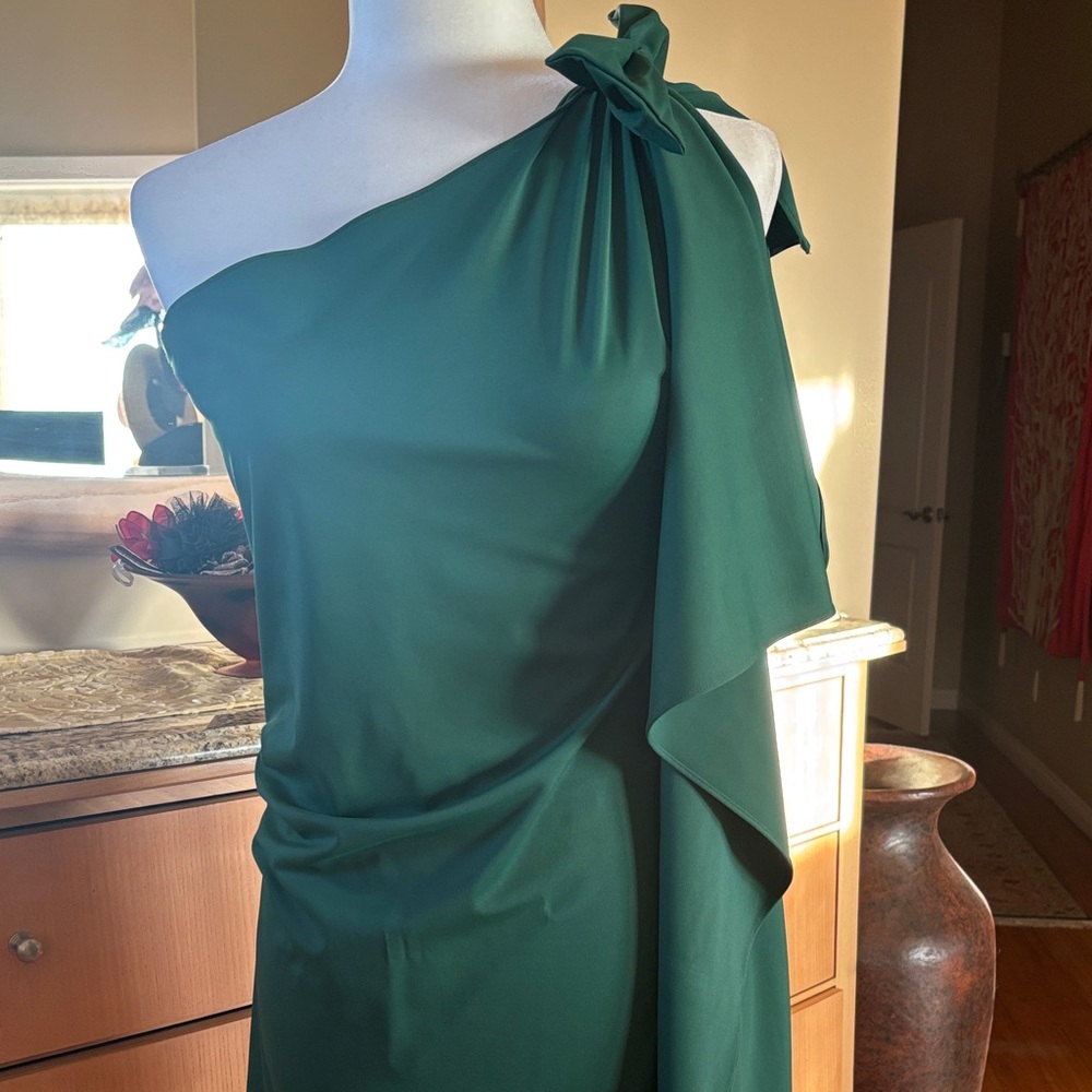 Chic One-Shoulder Green Dress